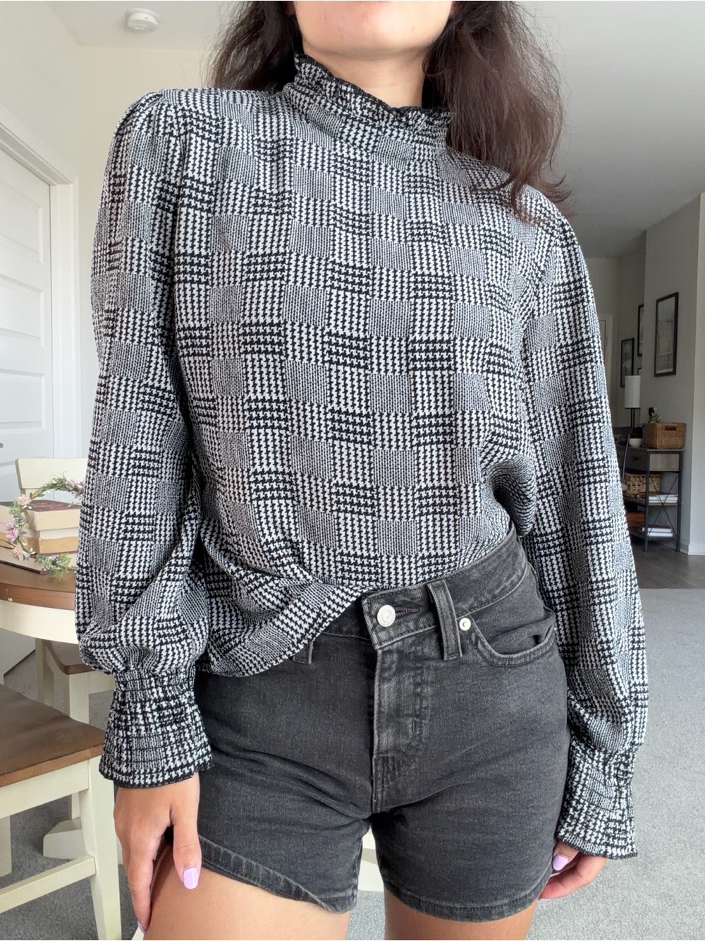 Forever 21 Black + White Patterned Ruffle Blouse | S